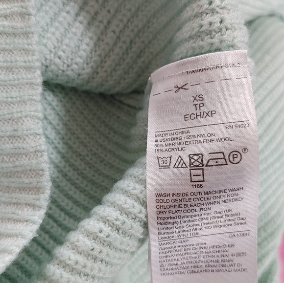 🍋Gap Seafoam V-Neck Knit Sweater ~ Size S - Picture 7 of 7